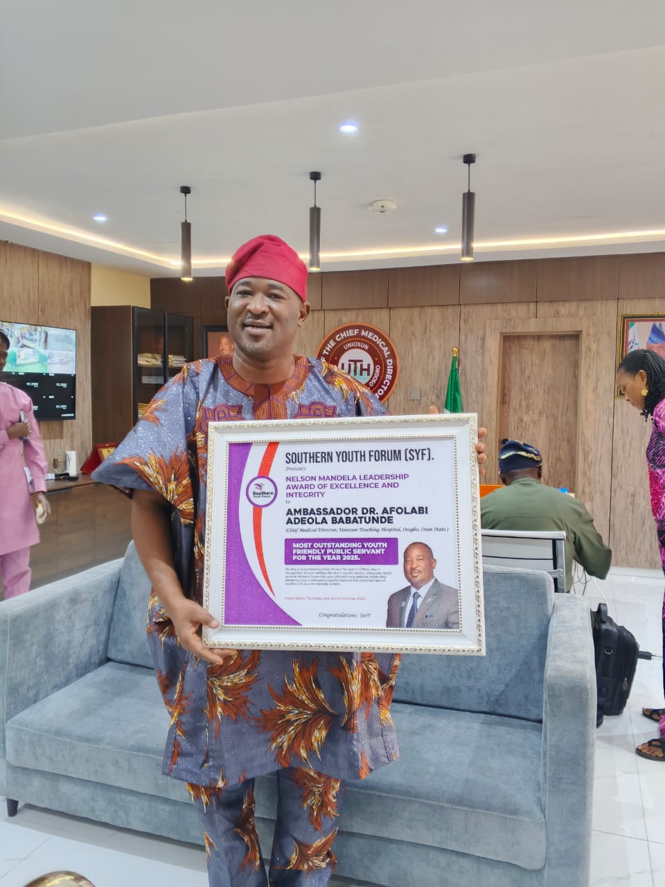 Honouring Leadership: Dr Babatunde Afolabi Receives Nelson Mandela Award for Excellence and Integrity